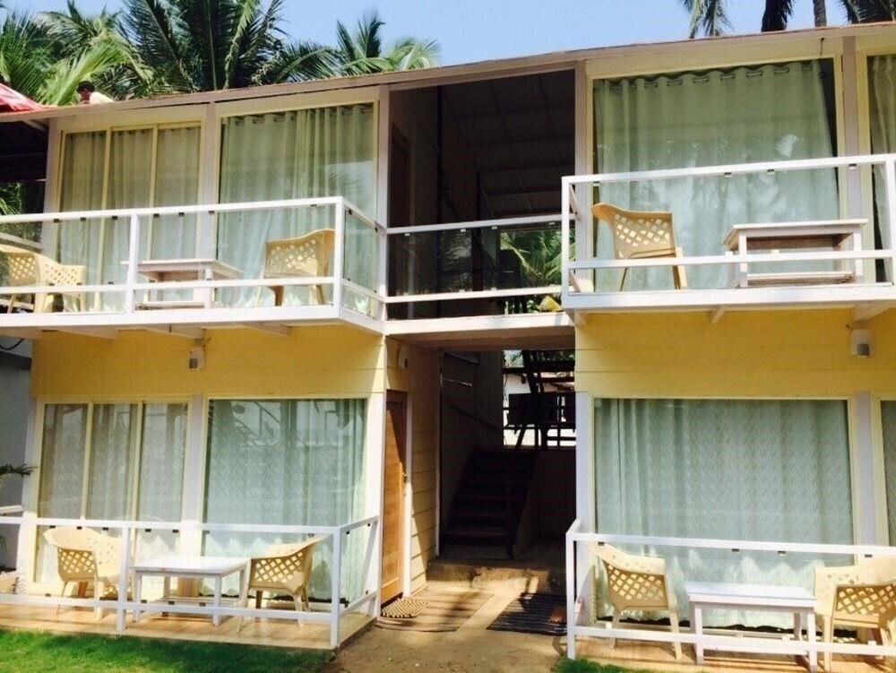 Imaginea Tahira Beach Resort 3*